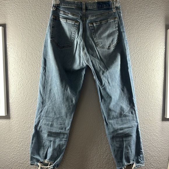 Abercrombie & Fitch The Ankle Straight Ultra High
Rise Jeans - Picture 7 of 10